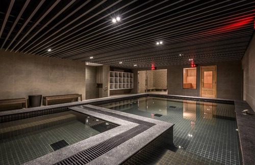 West Central District Hotel | 46 m² Hotel ∙ 127 guests