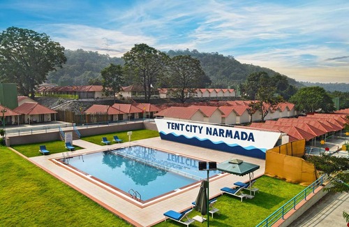 Rajpipla Hotel | 47 m² Hotel ∙ 3 guests