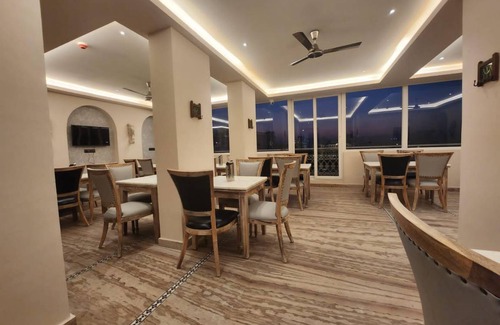 Mali Colony Hotel | 50 m² Hotel ∙ 2 bedrooms ∙ 4 guests