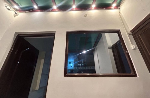Varanasi House | 500 m² House ∙ 1 bedroom ∙ 1 guest