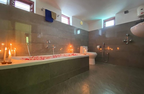 Thiruvananthapuram House | 8000 m² Bungalow ∙ 2 bedrooms ∙ 5 guests