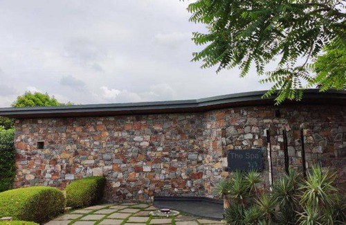 Gurugram Resort | 83 m² Resort ∙ 127 guests