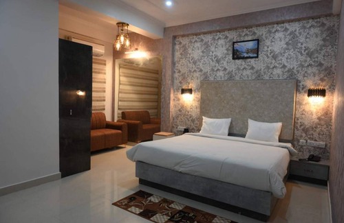 Sarnath Hotel | 850 m² Hotel ∙ 3 guests