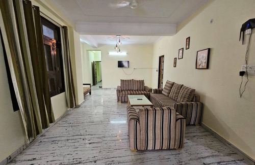 Alambagh House | 900 m² House ∙ 9 bedrooms ∙ 22 guests