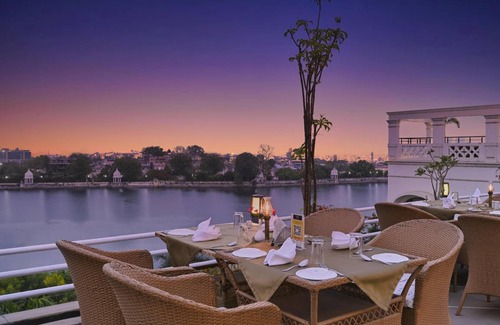 Lake Swaroop Sagar Resort | 900 m² Resort ∙ 4 guests