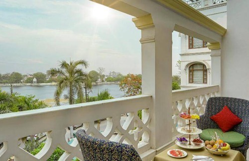 Lake Swaroop Sagar Resort | 900 m² Resort ∙ 4 guests