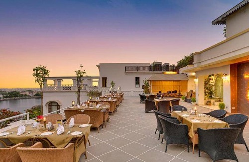 Lake Swaroop Sagar Resort | 900 m² Resort ∙ 4 guests