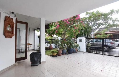 Taman Tun Dr Ismail Apartment | A Spacious & Stylish 4BR Home for Family Getaways