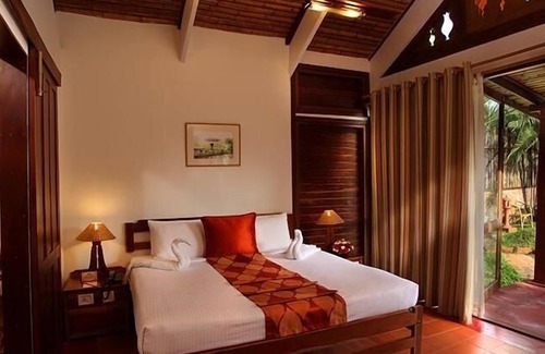 Kumarakom Hotel | Abad Whispering Palms