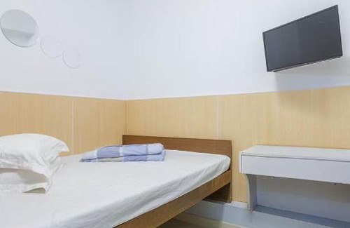 Mong Kok House | Ah Shan Hostel