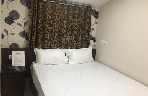 Kaloor Hotel | Almas Residency