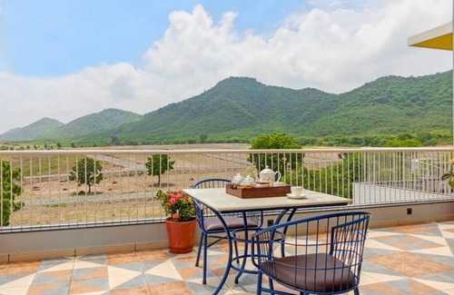Udaipur Villa | Amber Villa, Udaipur By Ebony Stays | Elegant 5 BHK Family Retreat near Lake