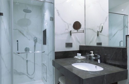 Shavri Colony Hotel | Aura Boutique Hotel