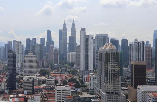 Chow Kit Apartment | Awesomestay Hostel near KLCC , walk to PWTC PUTRA