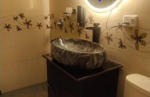 Noida House | Beautiful Cozy 3-bedroom apartment with AC in Noida