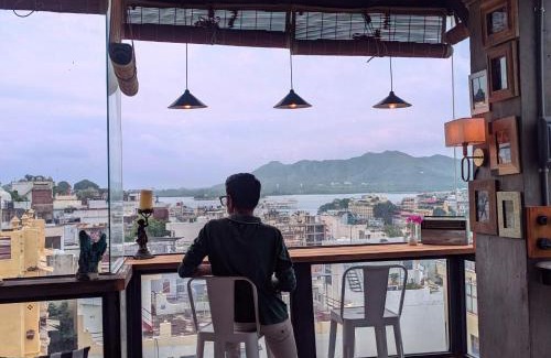 Lake Swaroop Sagar Hostel | Bunkyard