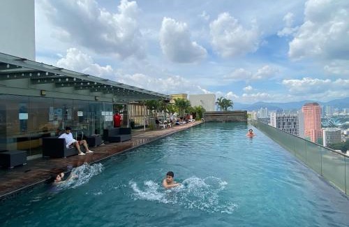 Chow Kit Hostel | Celestial Heights Hostel featuring Infinity Skypool