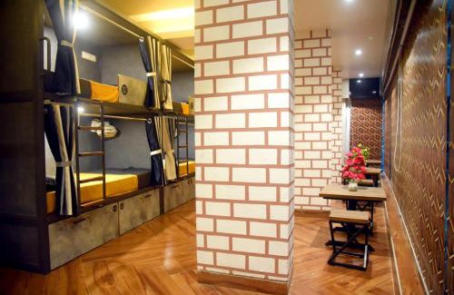 Ahmedabad City Centre Hostel | CHARYANA HOTEL AC DORMITORY