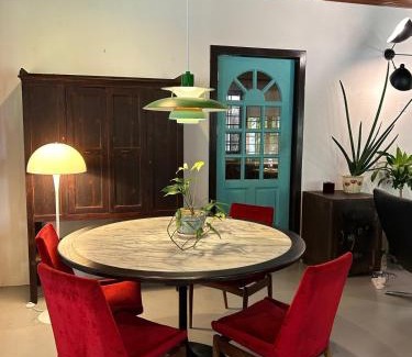 Tunku Apartment | Chic Designer Family Rooms in Shared Bungalow near LRT SS1 PJ