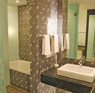 Ahmedabad Hotel | Comfort Inn Sunset