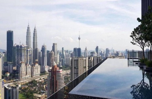 Malaysian Police Training Centre Apartment | Deluxe King Suite with Twin Tower View 1