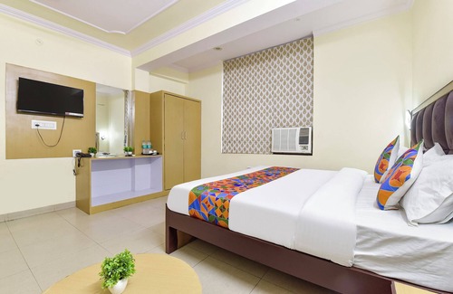 Panch Batti Hotel | Fabhotel Silver Stay 04