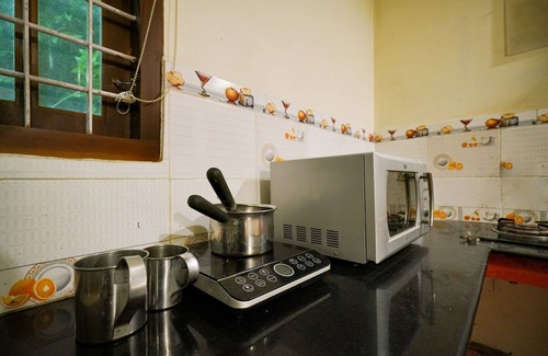 Alappuzha House | Graceful Stay near Thumpoly Beach, Alappuzha