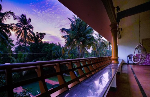 Alappuzha House | Graceful Stay near Thumpoly Beach, Alappuzha