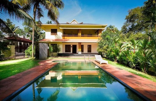Alappuzha House | Graceful Stay near Thumpoly Beach, Alappuzha