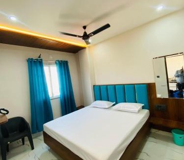 Udaipur City Centre Hotel | Gyanav Hotel and Restaurant