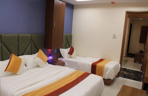 Sabarmati Hotel | Hotel ∙ 1 guest