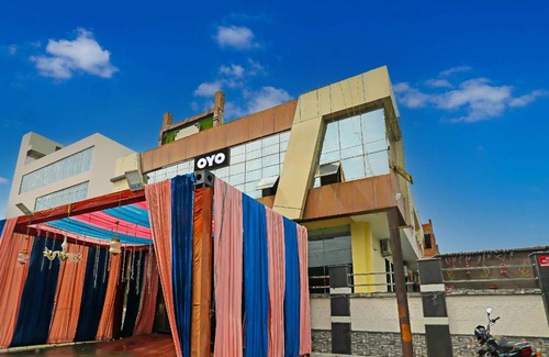 Kalyanpur Hotel | Hotel ∙ 3 guests