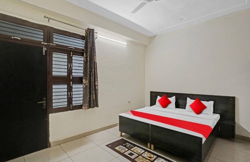 Bhiwadi Hotel | Hotel ∙ 3 guests