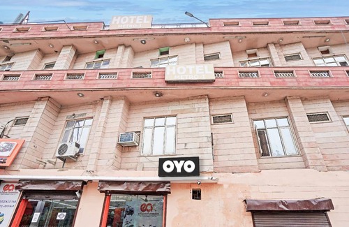 Ghaziabad Hotel | Hotel ∙ 3 guests