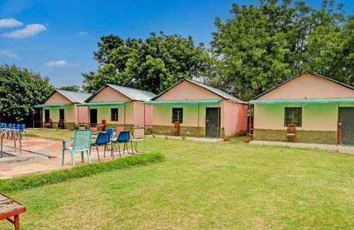 Gurugram Hotel | Hotel ∙ 3 guests