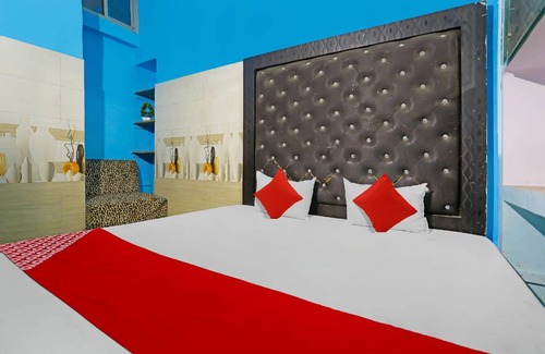 Allahabad Hotel | Hotel ∙ 3 guests
