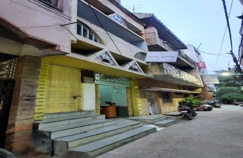 Raipur Hotel | Hotel ∙ 3 guests