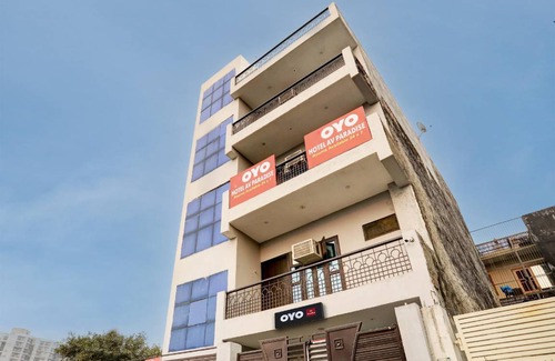 Noida Hotel | Hotel ∙ 3 guests