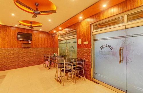 Gorakhpur Hotel | Hotel ∙ 3 guests