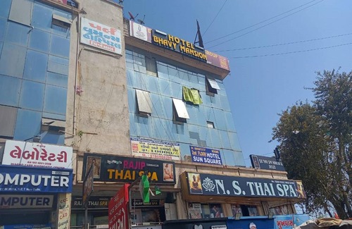 Chandkheda Hotel | Hotel ∙ 3 guests