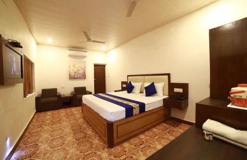 Mount Abu Hotel | Hotel Banjara Regalia