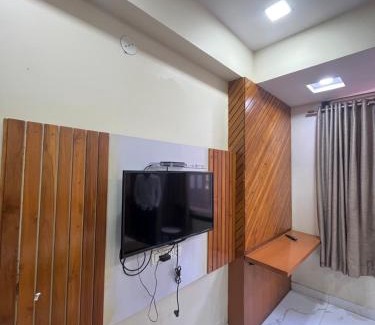 Nathdwara Hotel | Hotel Bansuri I opposite shreenathji temple 80mtr away 966o9o1oo6