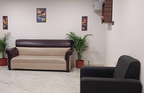 Cuttack Apartment | HOTEL BLACK GRAPES INN