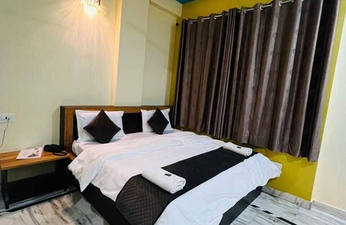 Amer Fort Road Hotel | Hotel Diamond