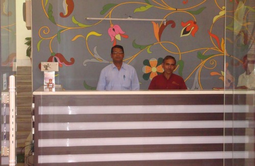 Sindhi Camp Hotel | Hotel Golden Deluxe