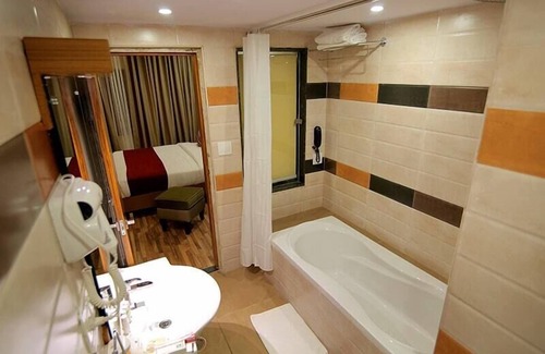 Kamalapur Hotel | Hotel Hampi International