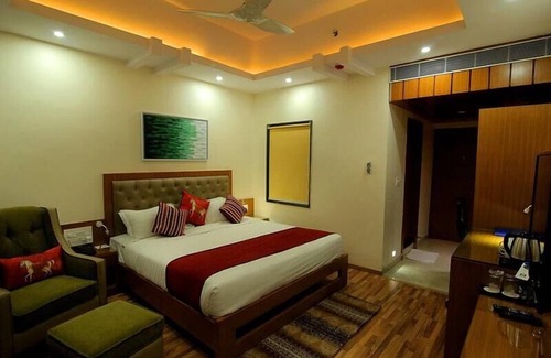 Kamalapur Hotel | Hotel Hampi International