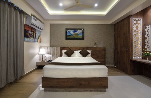 Bilekahalli Hotel | Hotel Monarch International