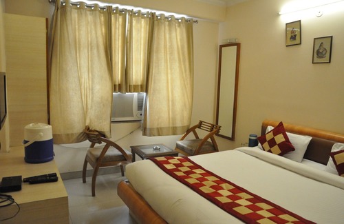 Sindhi Camp Hotel | Hotel Muskan Palace