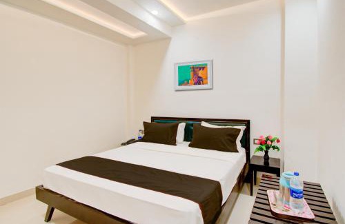 Sitapura Hotel | Hotel O Giriraj Palace by Govindam